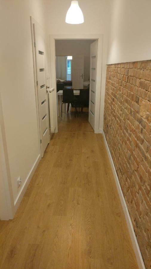 Apartament Wybickiego Lägenhet Poznań Exteriör bild