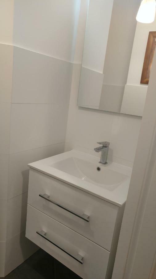 Apartament Wybickiego Lägenhet Poznań Exteriör bild